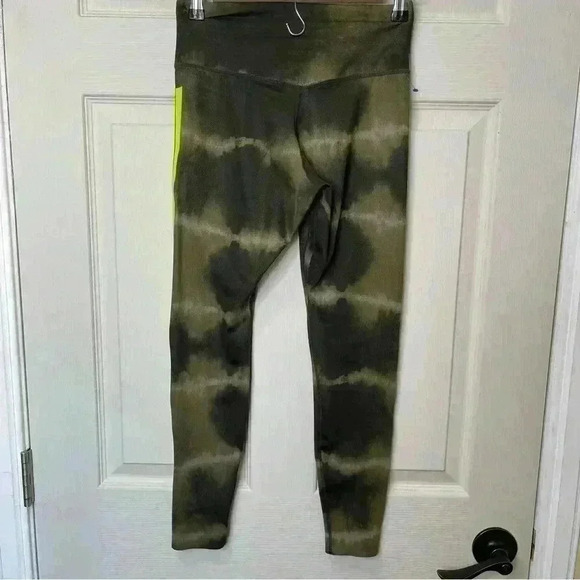 NIKE Women’s Yoga Leggings Lot Of 3 Leggings Sz XS/Small - Picture 15 of 16